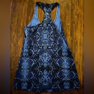 Ladies Lululemon Shirt